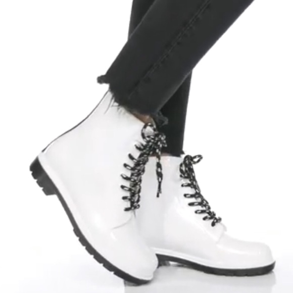 Michael Kors White Rainboots - Picture 6 of 16